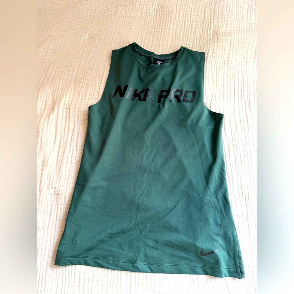 NWOT Nike Workout Muscle Tank Top
